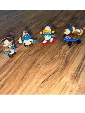 Vintage Smurf Figures Smurfette Dog x4